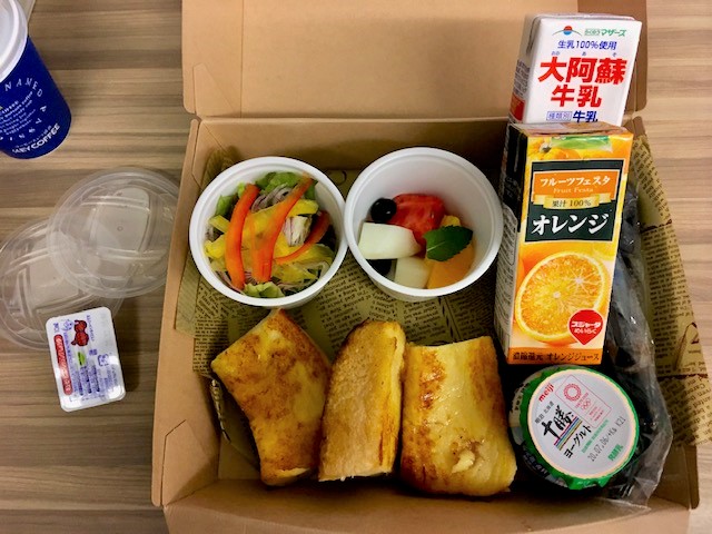 コートヤード大阪本町 朝食ボックス
