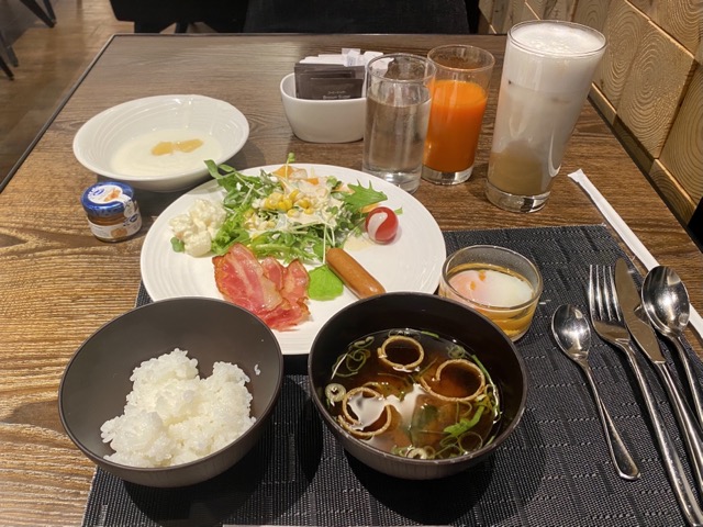 ヒルトン大阪レストラン朝食ブッフェ